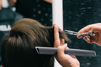 Zmiany dotyczące etapu praktycznego egzaminu czeladniczego w zawodzie fryzjer